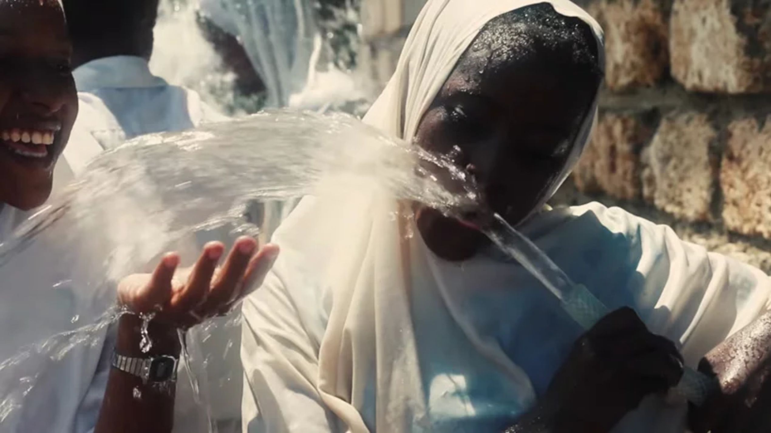 Hai Arsitek, Desa Ini Memiliki Penyulingan Air Mandiri