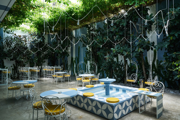 Da Maria Hadirkan Suasana Segar Tepi Laut Italia