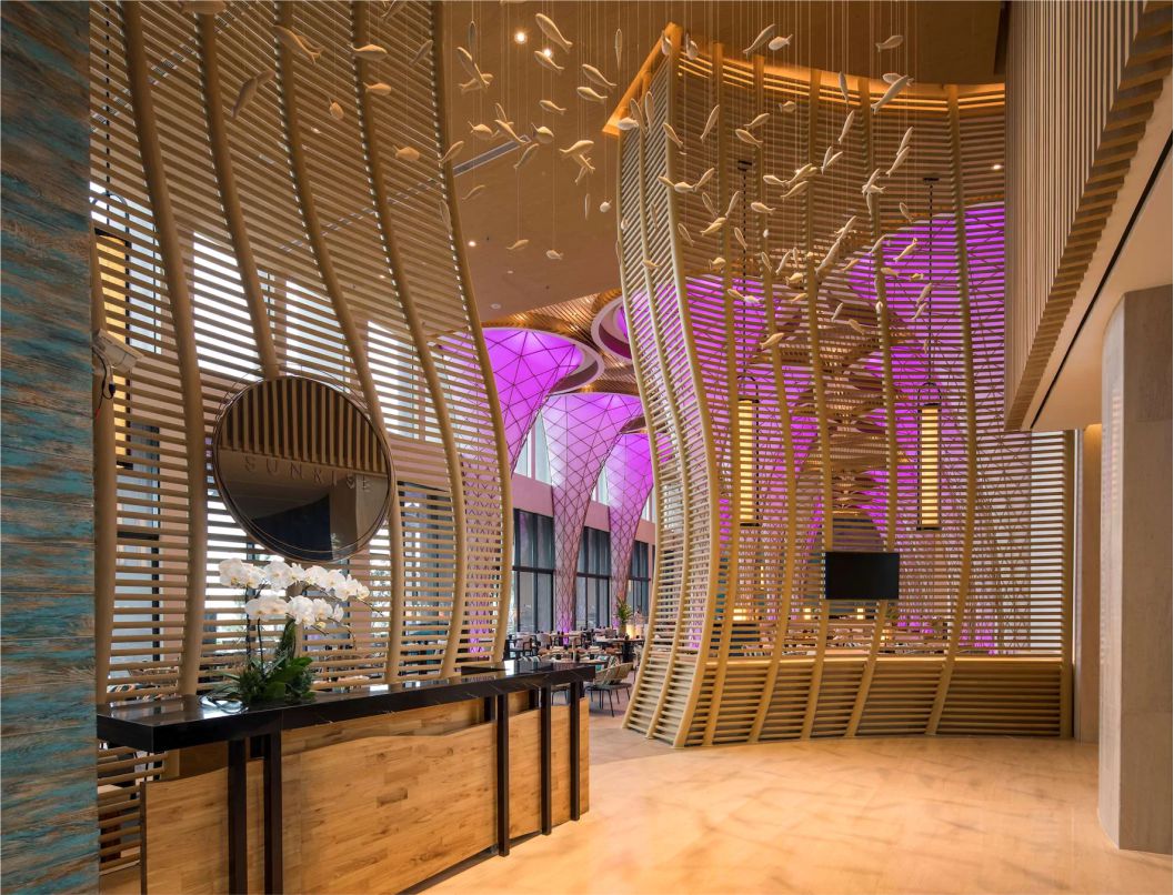 Unik! Resort Ini Berada di Antara Teluk dan Laut