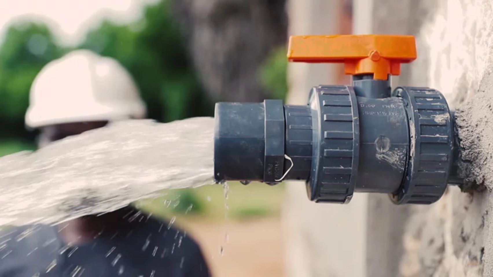 Hai Arsitek, Desa Ini Memiliki Penyulingan Air Mandiri