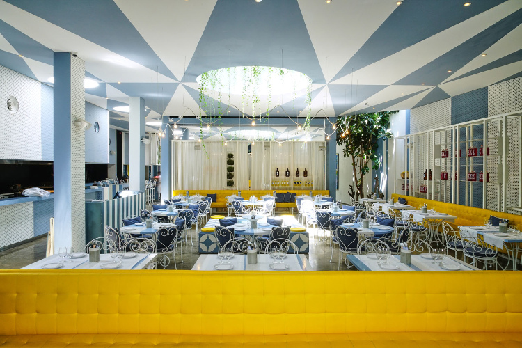 Da Maria Hadirkan Suasana Segar Tepi Laut Italia