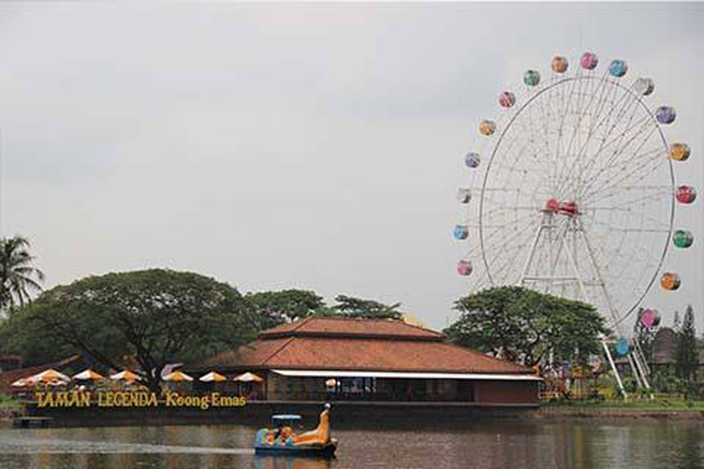 Taman Legenda Keong Mas
