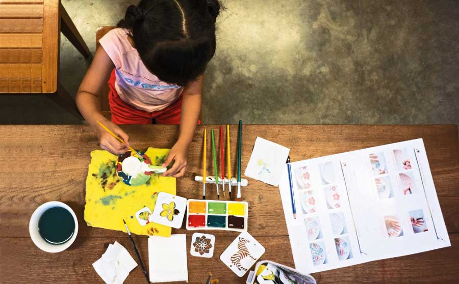 Melukis Keramik di Jenggala Ceramic, Bali