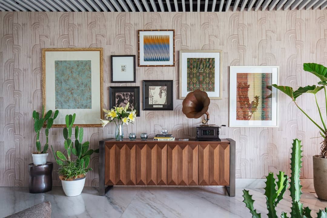 Display di showroom Forme Surabaya oleh Budi Kurniawan / Forme Furniture