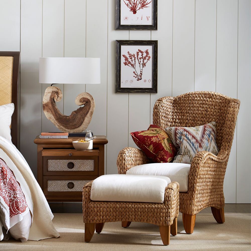 Kursi malas terbuat dari anyaman / Juno Home