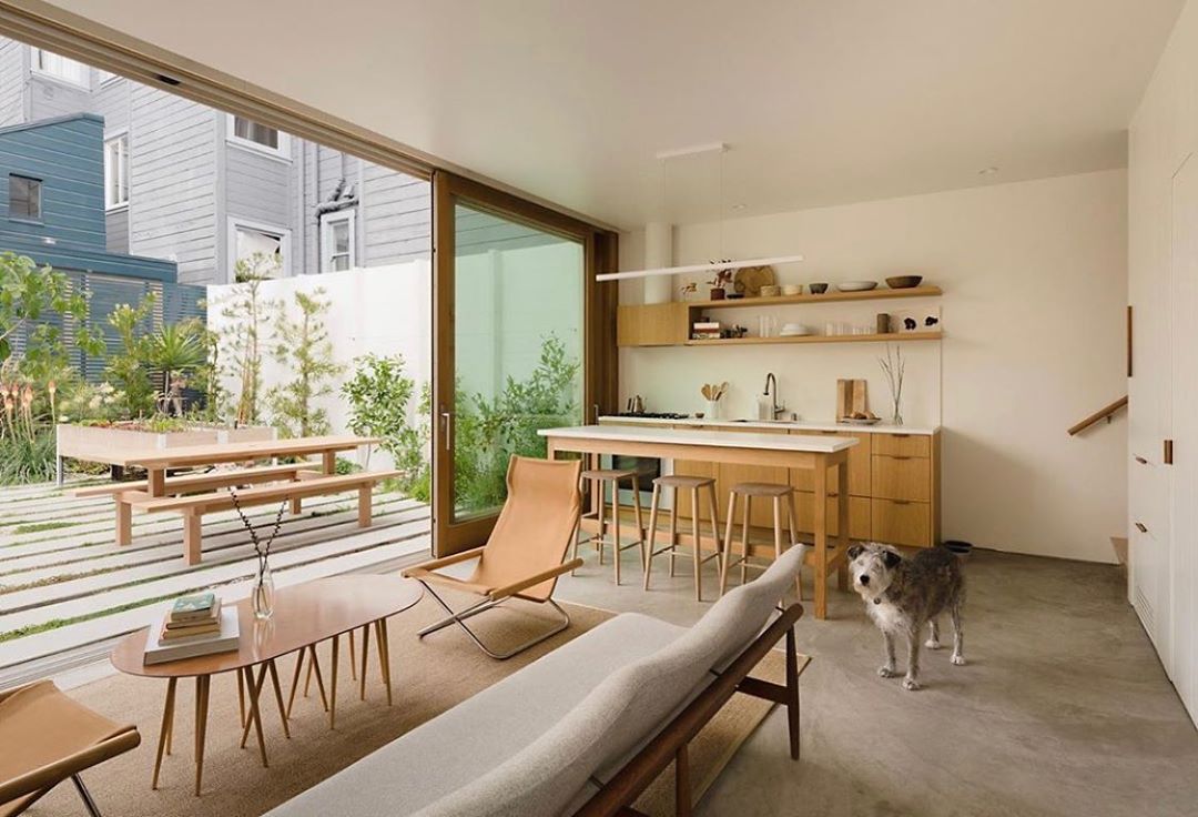 Solusi Rumah Kecil: Desain Ruang Makan & Dapur Jadi 1