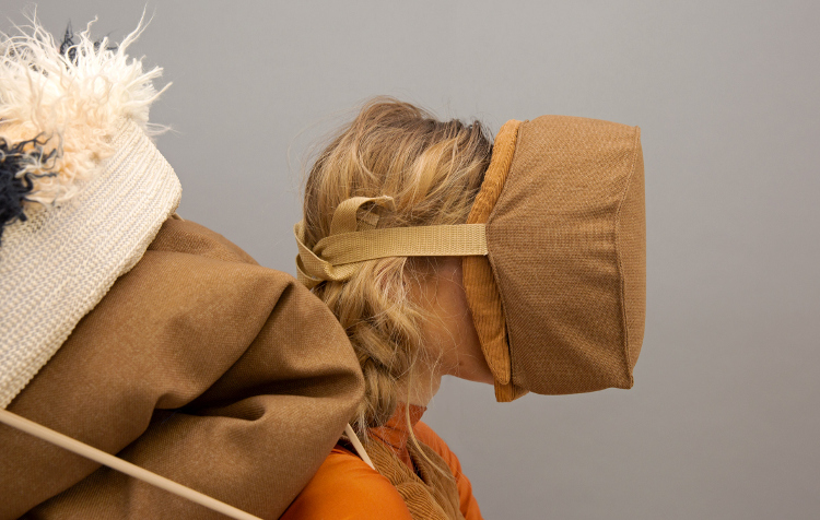 Lucy McRae Merancang Survival Kit untuk Manusia Modern