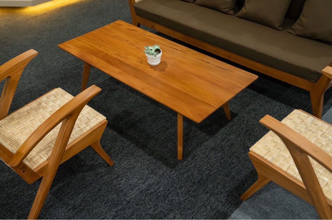 Sedang Coffee Table / Santai Furniture