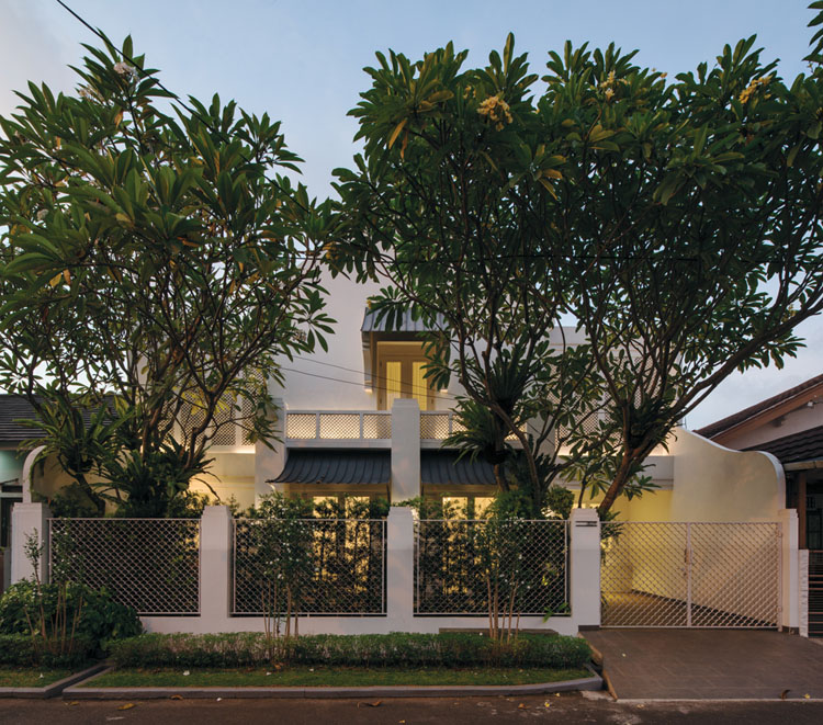 Rumah Mungil yang Cocok untuk Pecinta Warna Putih