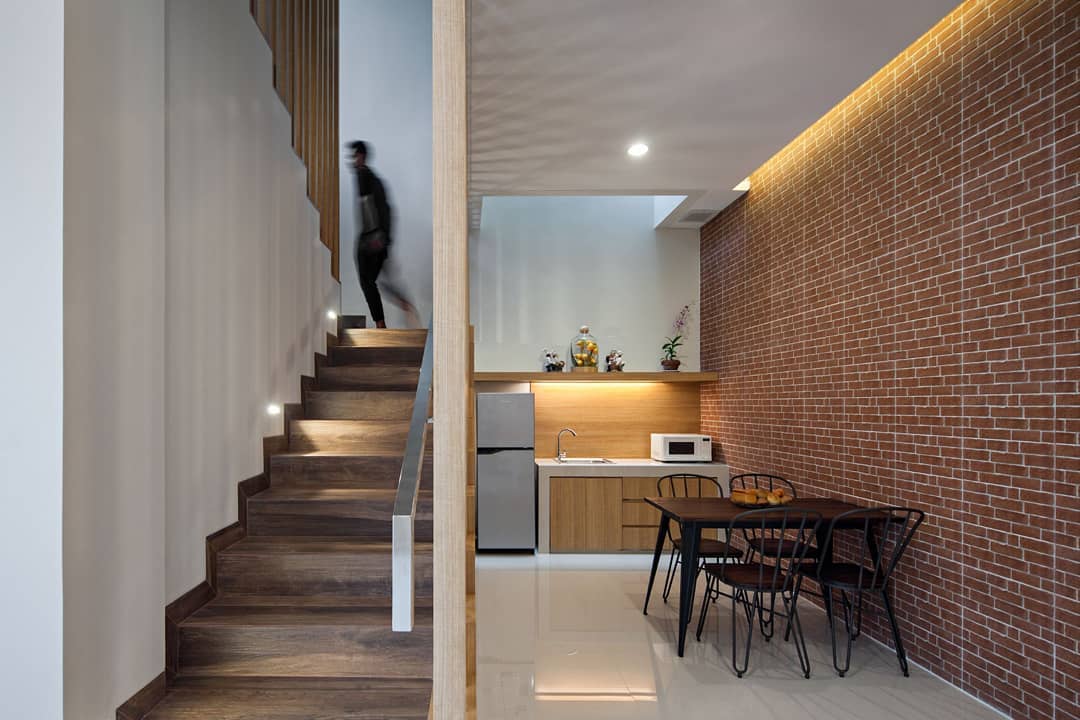 Solusi Rumah Kecil: Desain Ruang Makan & Dapur Jadi 1