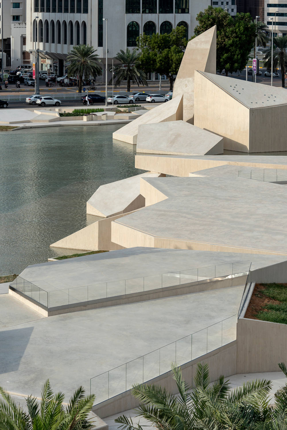 Sensasi Beribadah Dari Tengah Permata Bersejarah