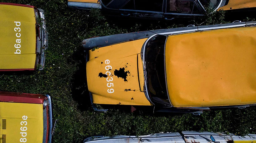 Instalasi Seni Ini Mengubah Mobil Menjadi Color Chart