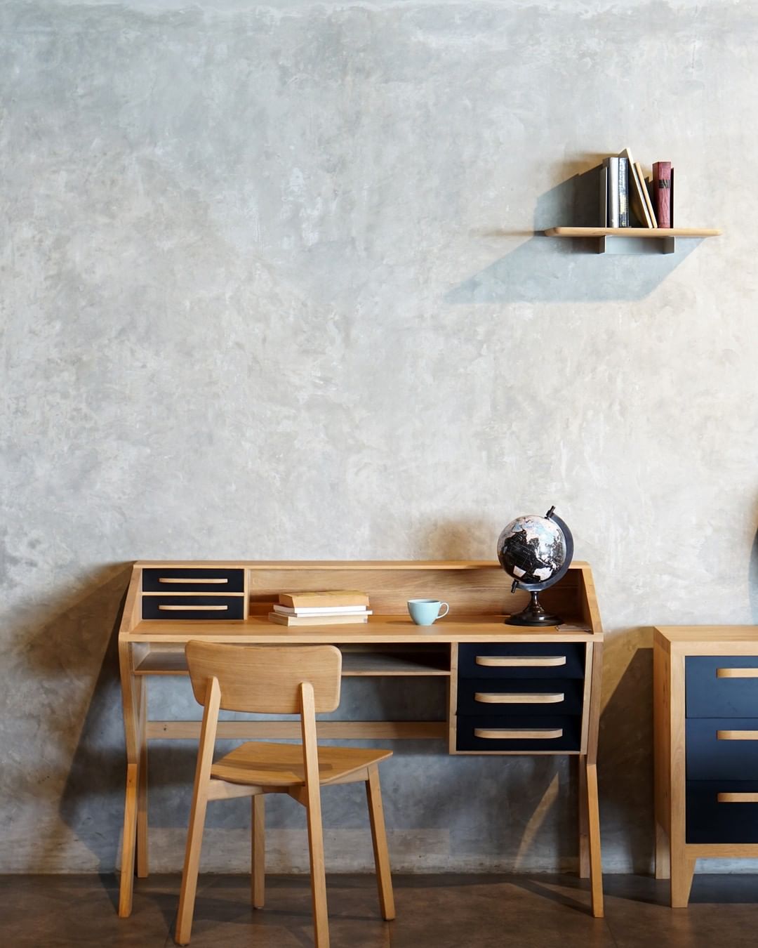 Origami desk / Ethnicraft