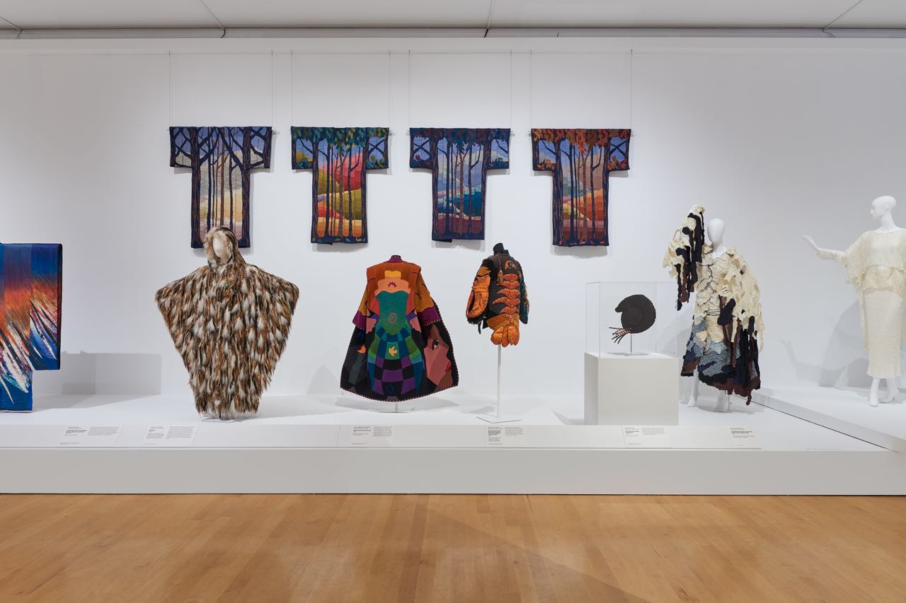 Pameran Budaya Khas Amerika dalam Bentuk Pakaian