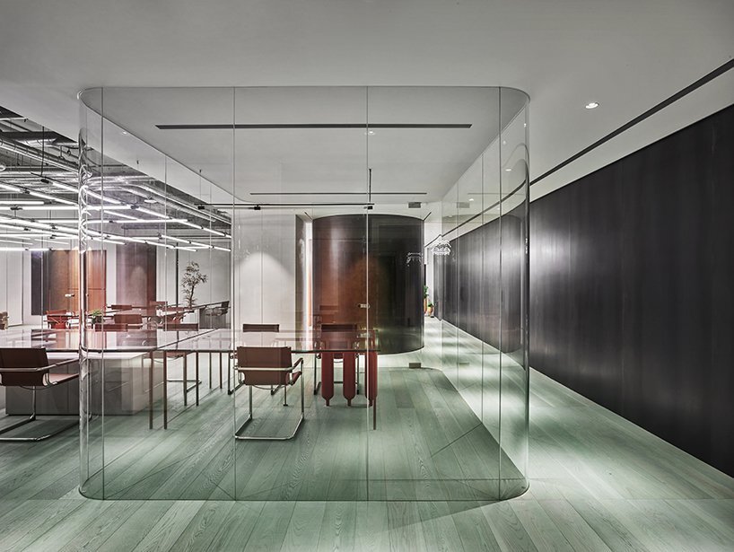 Kantor Ini Menggunakan Tabung Gas sebagai Furniturnya!