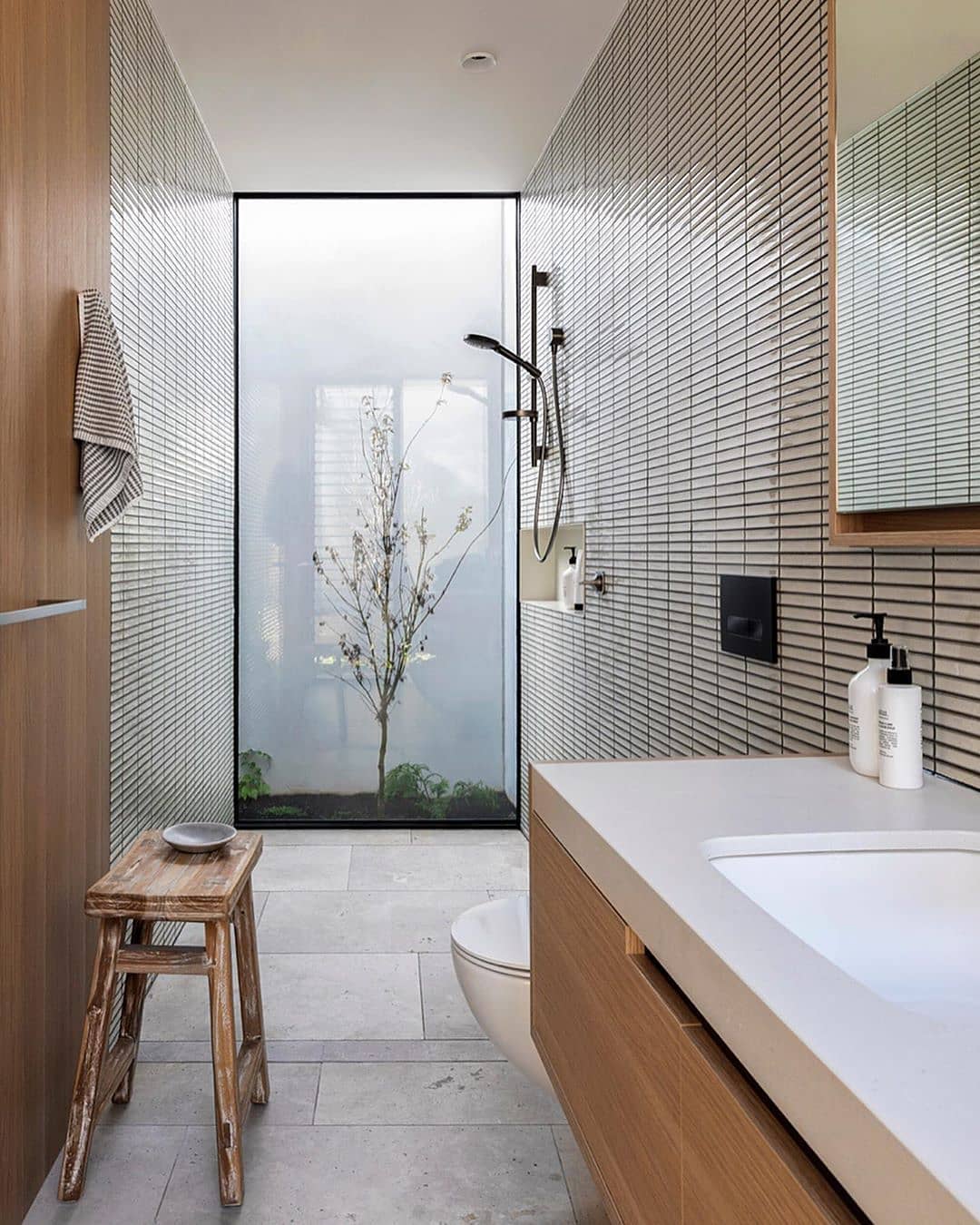 8 Inspirasi Desain Kamar Mandi Sederhana Namun Elegan