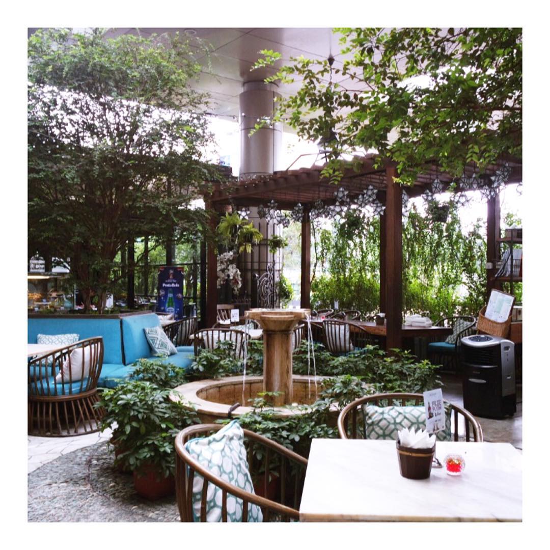 Seating area / Odysseia