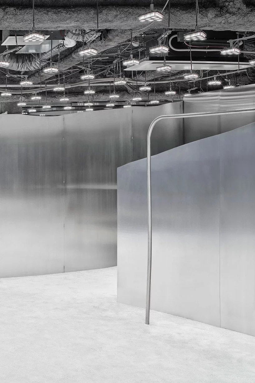 Butik Berbalut Besi dari Acne Studios di Nagoya