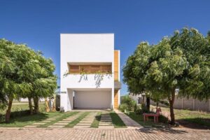 7 Inspirasi Carport Minimalis Terbaru Agar Rumah Teduh