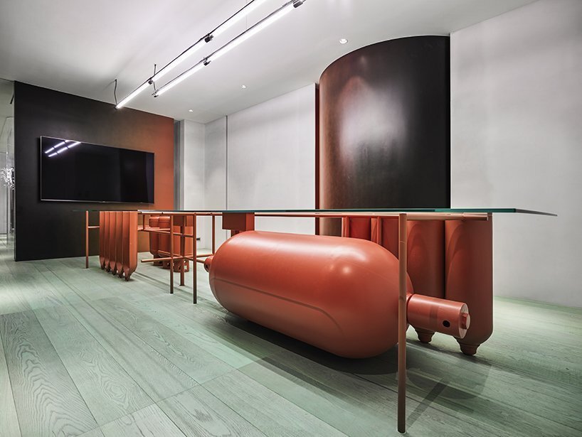 Kantor Ini Menggunakan Tabung Gas sebagai Furniturnya!