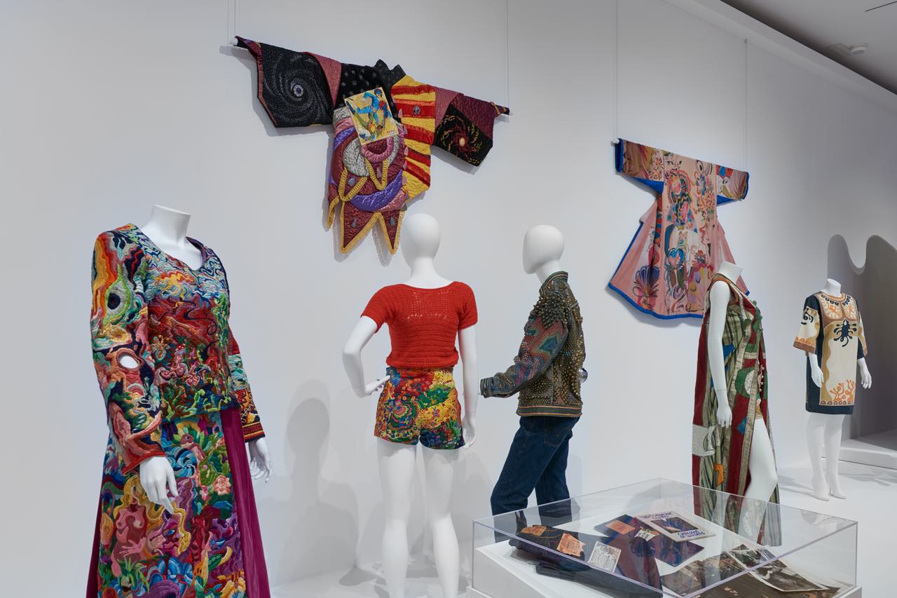 Pameran Budaya Khas Amerika dalam Bentuk Pakaian