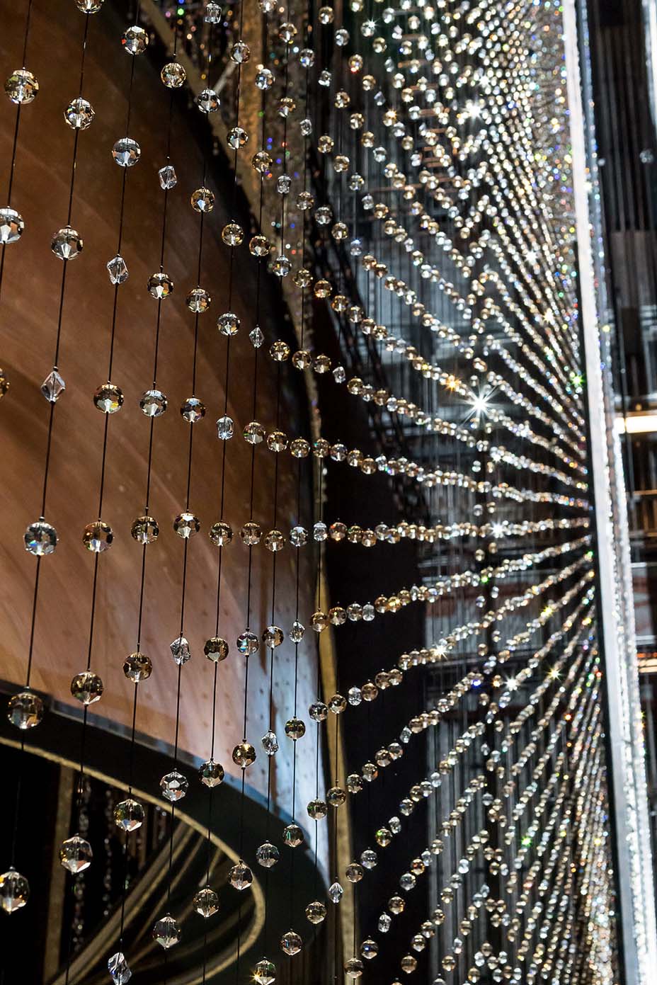 Tampak detail dari rangkaian kristal Swarovski / Linda Pianigiani / Swarovski