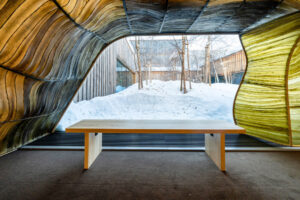 Berselimut Rumput Laut, Apa Jadinya Instalasi Ini?