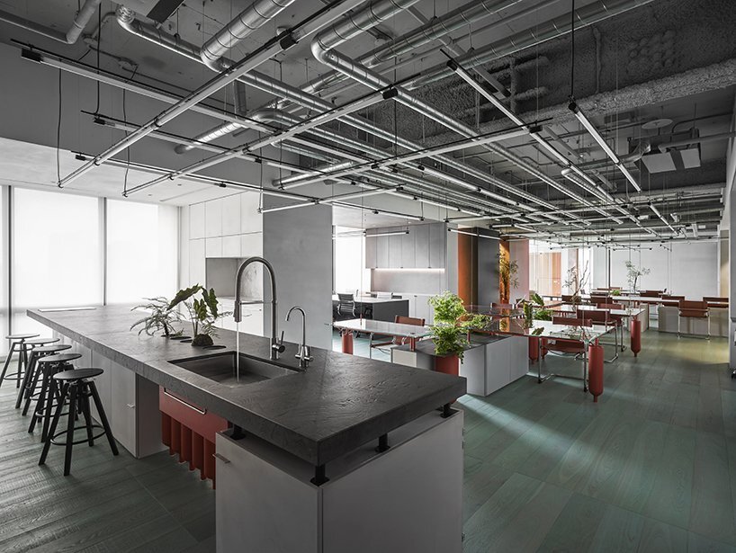 Kantor Ini Menggunakan Tabung Gas sebagai Furniturnya!