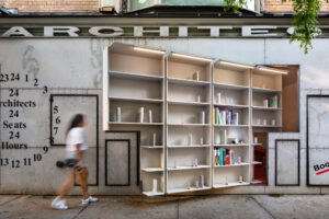 Sensasi Membaca Buku di Pinggiran Kota New York