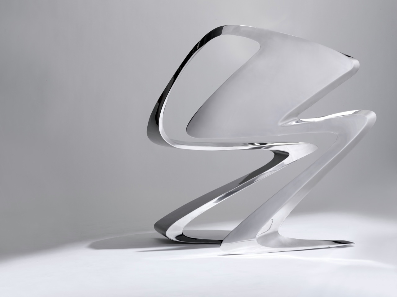 Z Chair oleh Zaha Hadid / Zaha Hadid