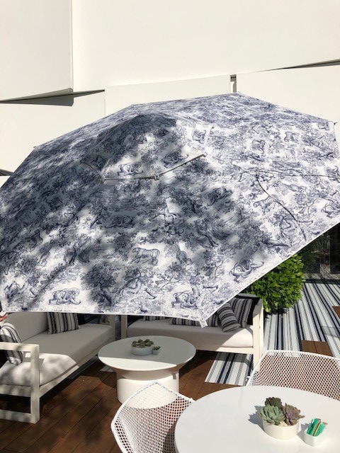 Motif Khas Dior Menghiasi Dior Pop-Up Café di Miami