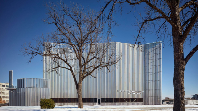 Fasad Bangunan Ini Didesain Untuk Memantulkan Cahaya