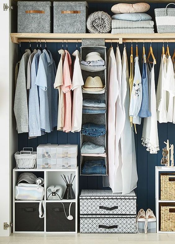 6 Tips Merapikan Lemari Pakaian dengan Cantik