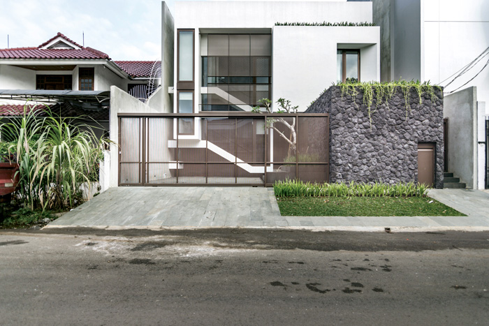 Fasad rumah gaya modern / Kebun Raya House oleh Platform Architects / Platform Architects