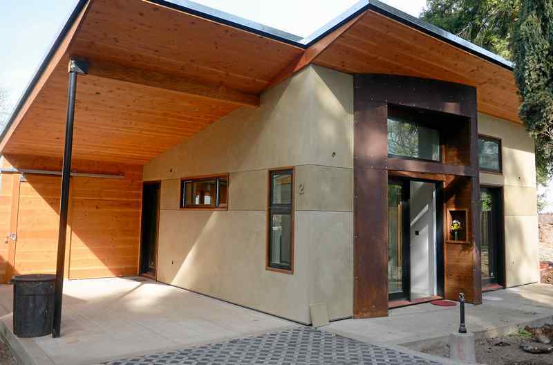 Selain Minimalis, Garasi Ini Juga Hemat Tempat!