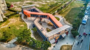 Kafe Unik ini Terbuat dari Kontainer Bekas