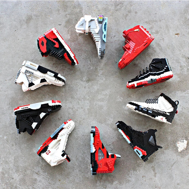 Pecinta Sneakers Ini Rancang Sculpture Unik dari Lego