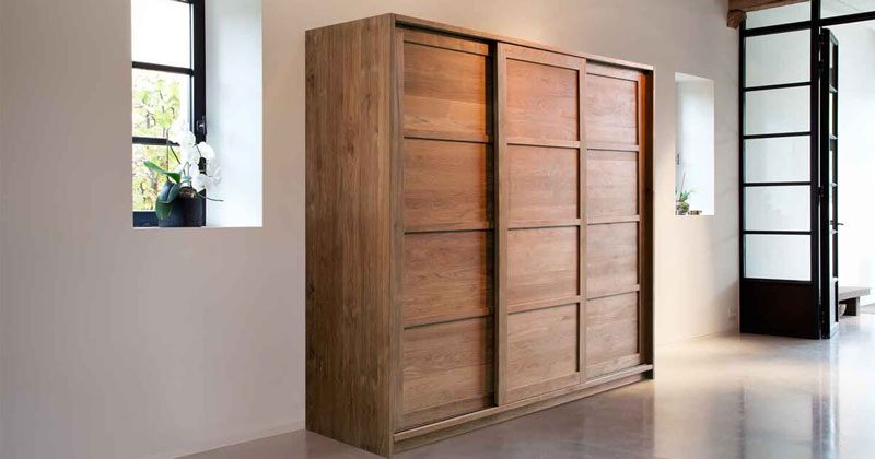 Lemari Pakaian dari Kayu