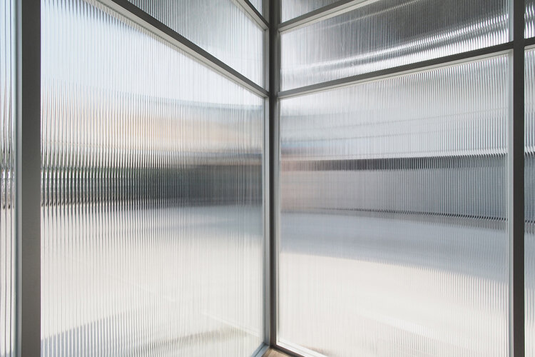 Sebuah Gudang di Bangkok Disulap Menjadi Kantor