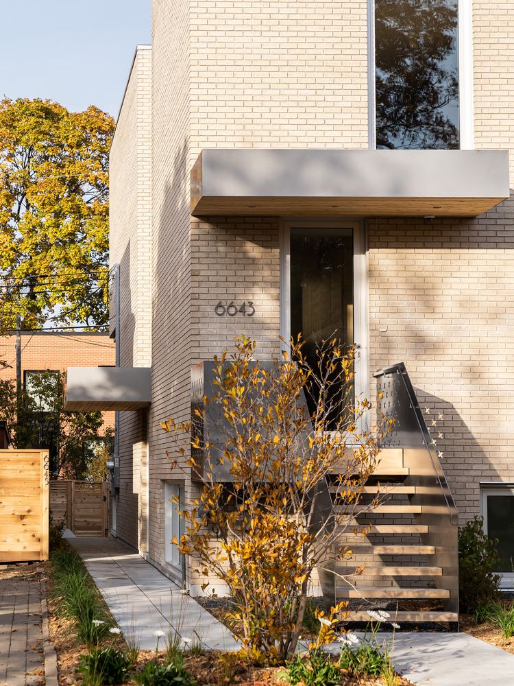 Dua Keluarga dalam Satu Rumah dengan Desain Ini