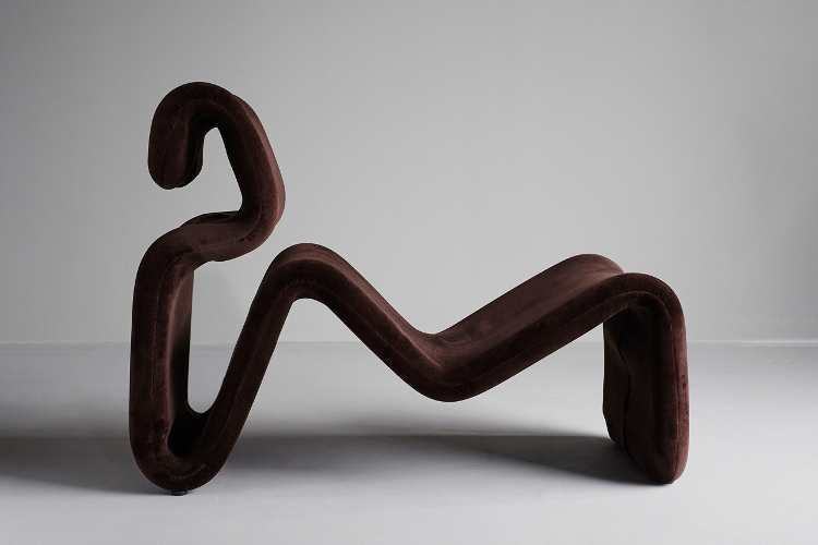 Kursi Ikonis Etcetera Kembali Rilis Di Pasaran