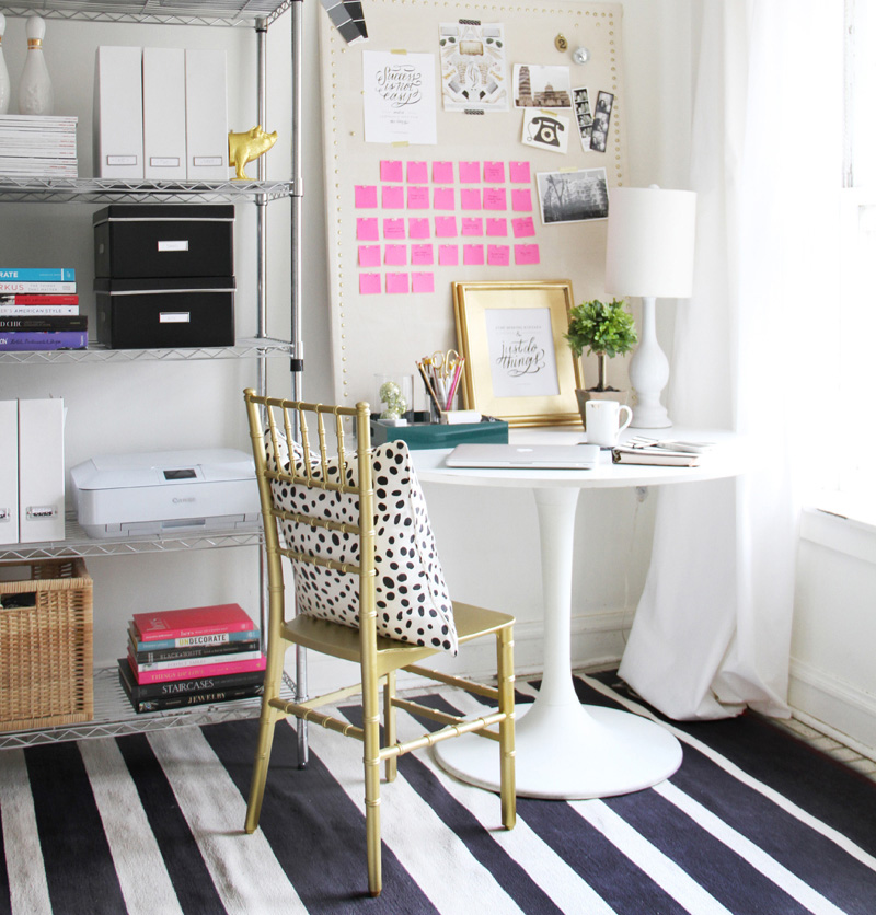 Masih Work From Home? Ayo Refresh Area Bekerja Anda! / Manfaatkan post-it saat bekerja / The Everygirl