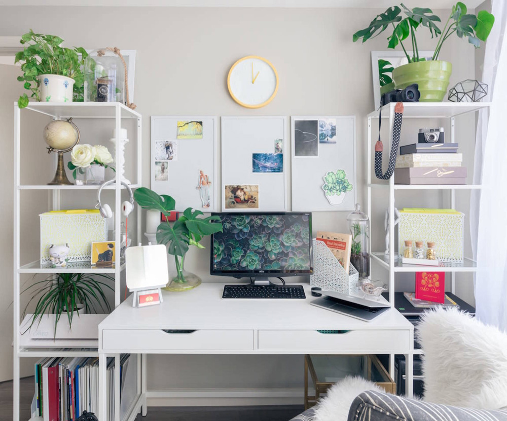 Masih Work From Home? Ayo Refresh Area Bekerja Anda! / Buat area khusus kerja di rumah / Unsplash