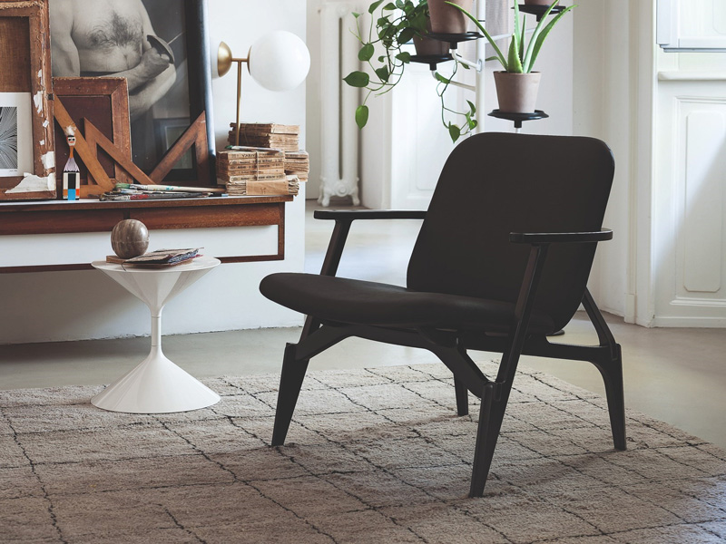 Ruang Tamu Kecil Namun Tetap Bisa Bersantai di Rumah / Zanotta