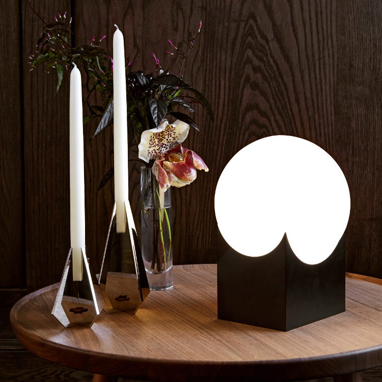 Desainer Asal New York Galang Dana Untuk Lawan Corona