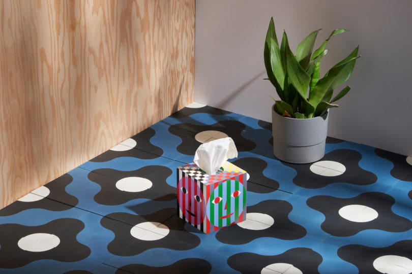 Langka! Keramik Lantai Dijadikan Karya Seni & Kanvas