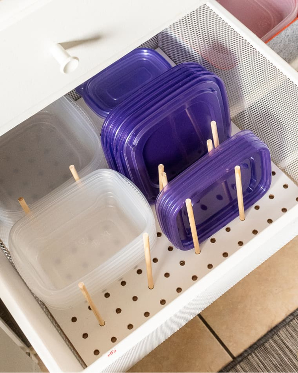 5 Cara Mudah Menata Tupperware Jadi Lebih Rapi