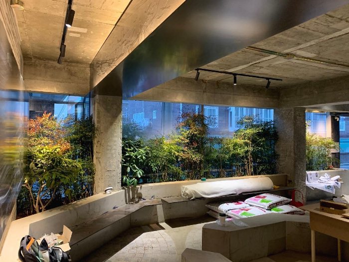 Fans K-Pop, Ini Saatnya Nikmati Kopi Buatan Mino WINNER / Interior kafe milik Song Mino / Kryseol