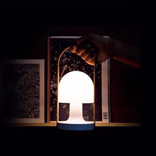 FollowMe! Lampu Imut dan Mudah untuk Dibawa Kemana Saja