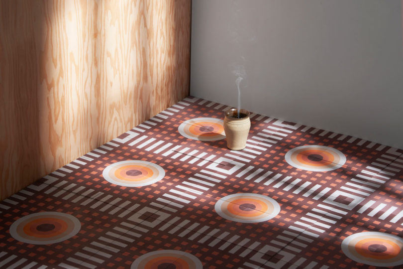 Langka! Keramik Lantai Dijadikan Karya Seni & Kanvas